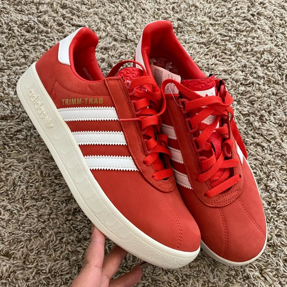 red adidas gym shoes